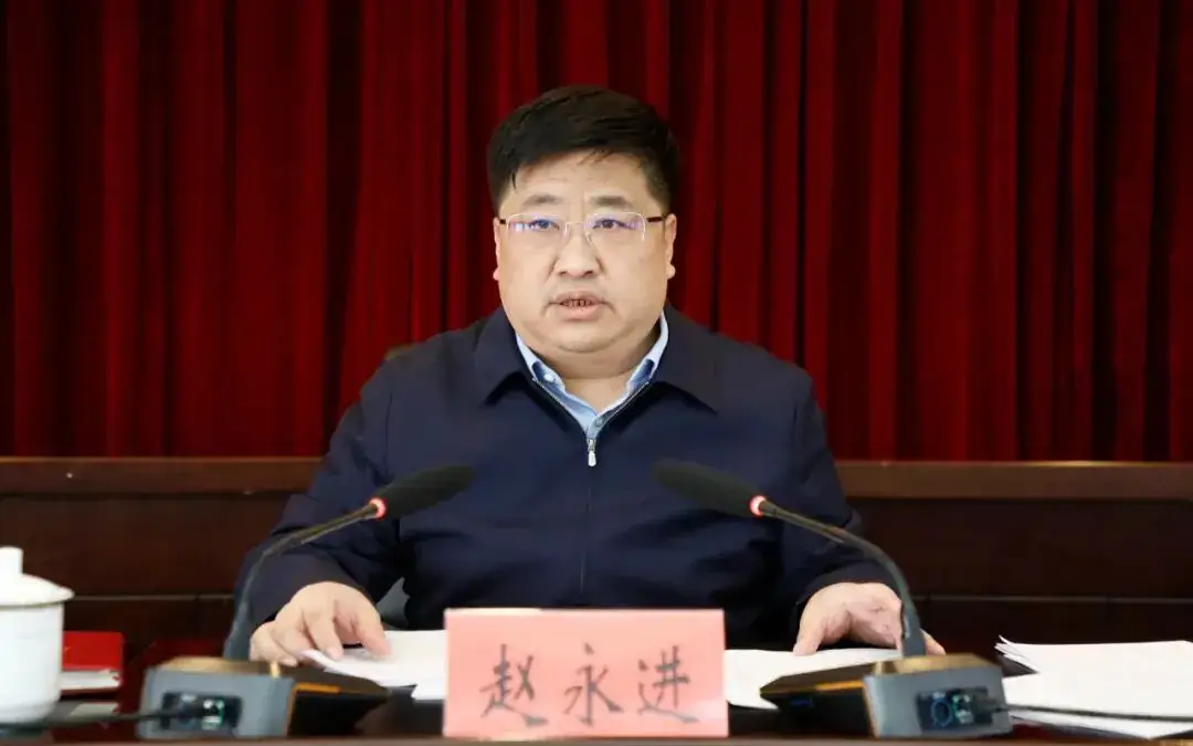 矿难致82死后当地县委书记落马：责任追究与安全生产警示