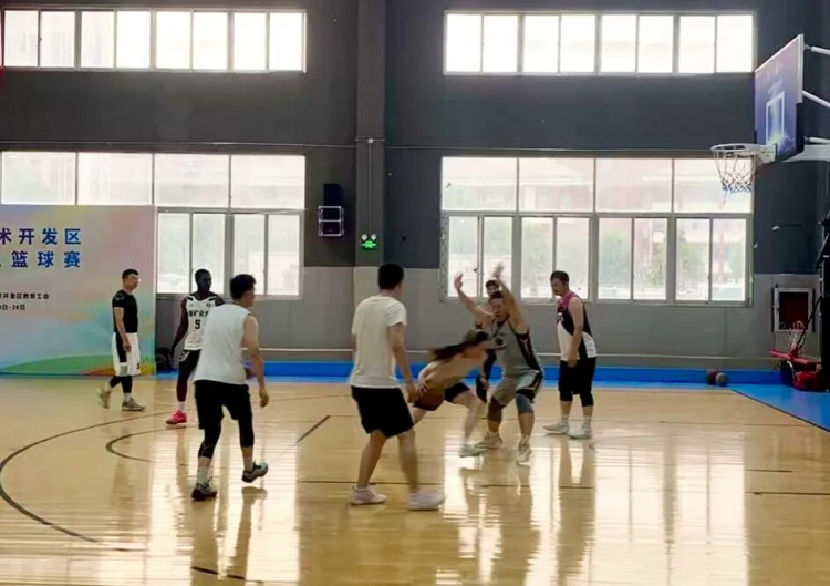 马拉松热潮席卷全国：全民健身新时代的标志